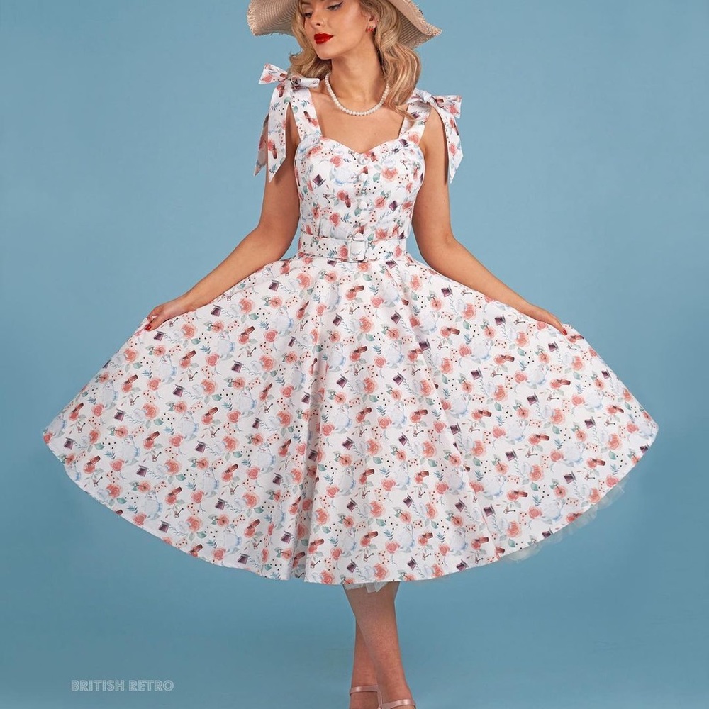 IN SEARCH OF British retro suzy-Q jump down the rabbit hole dress!! - Picture 3 of 4